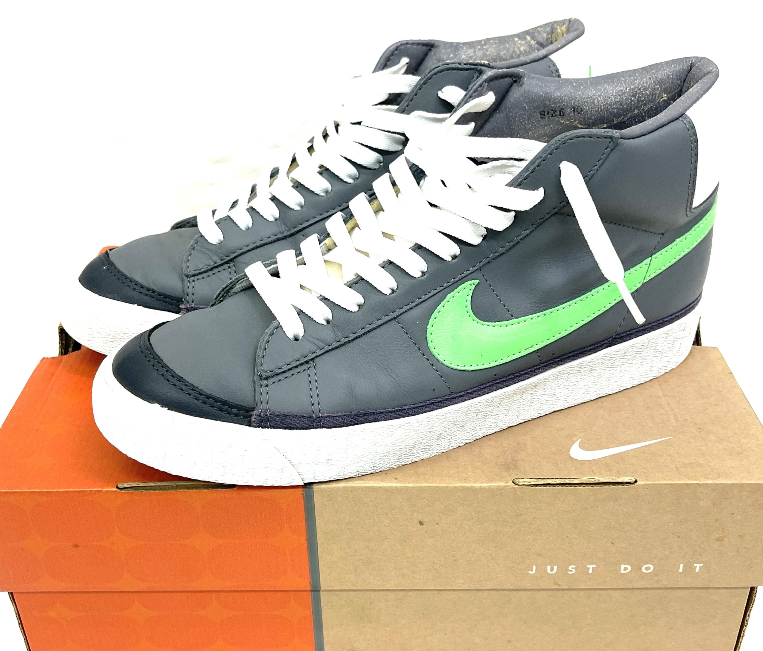 伊賀の買取店】STUSSY NIKE BLAZER MIDを高価買取！ストリートブランド