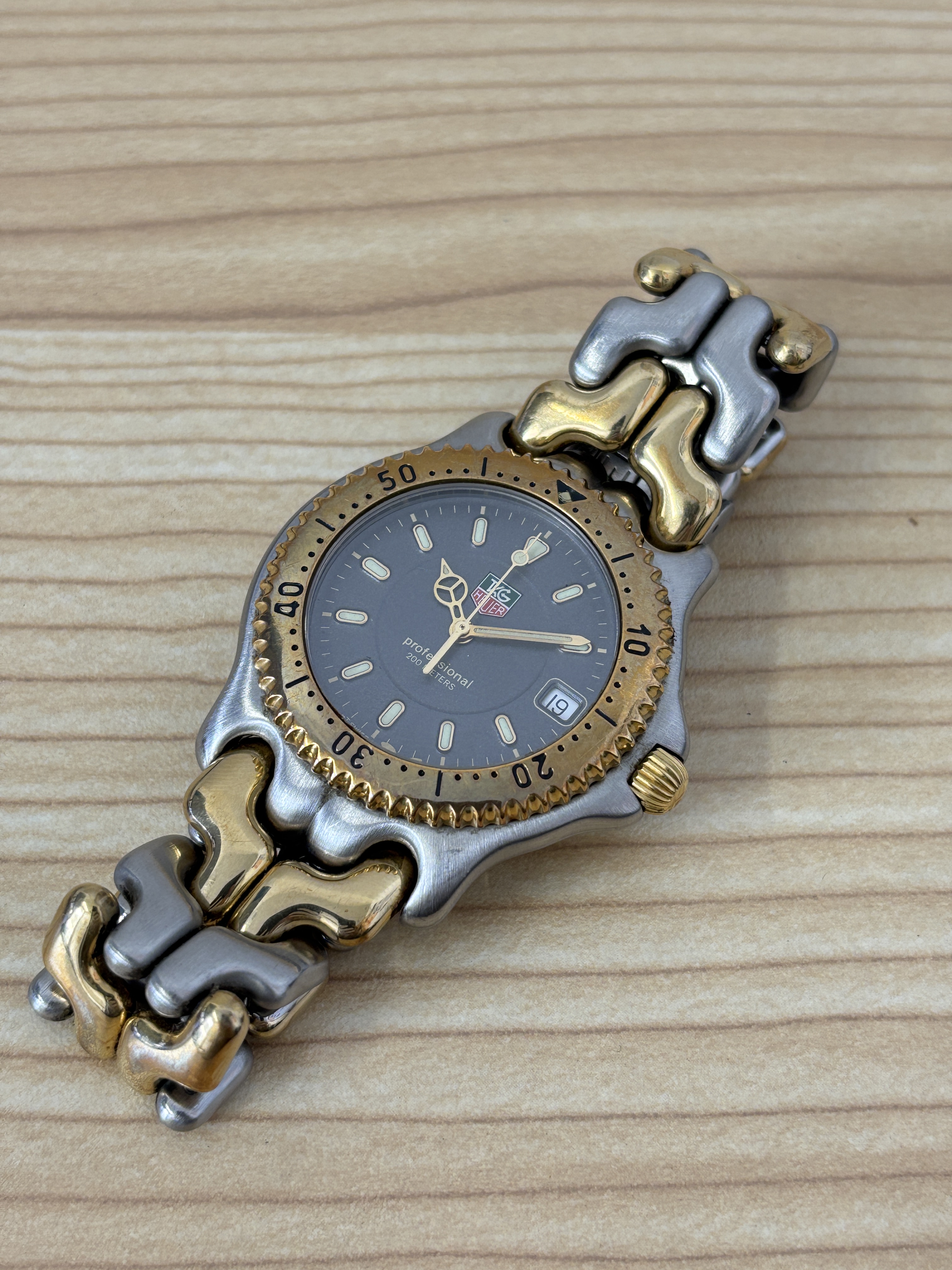 TAG HEUER タグホイヤー プロフェッショナル WG1120-K0 クオーツ